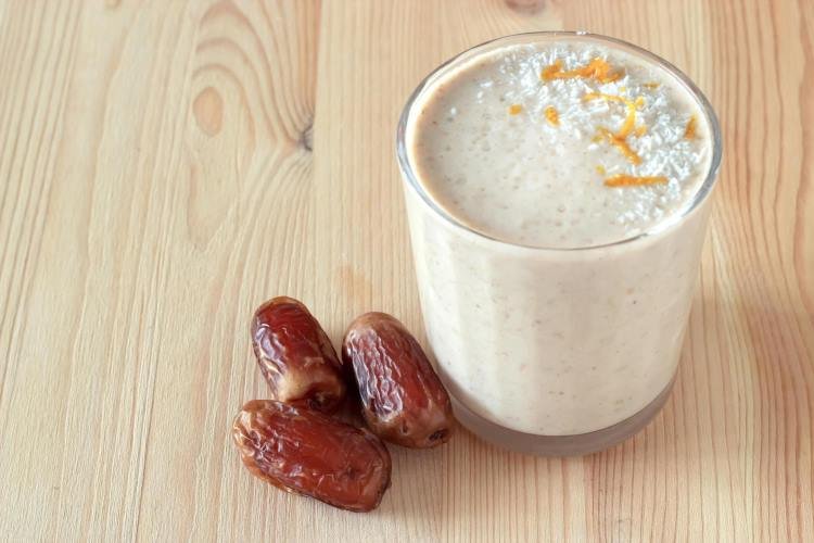 dates-powder-Almond-milkshake